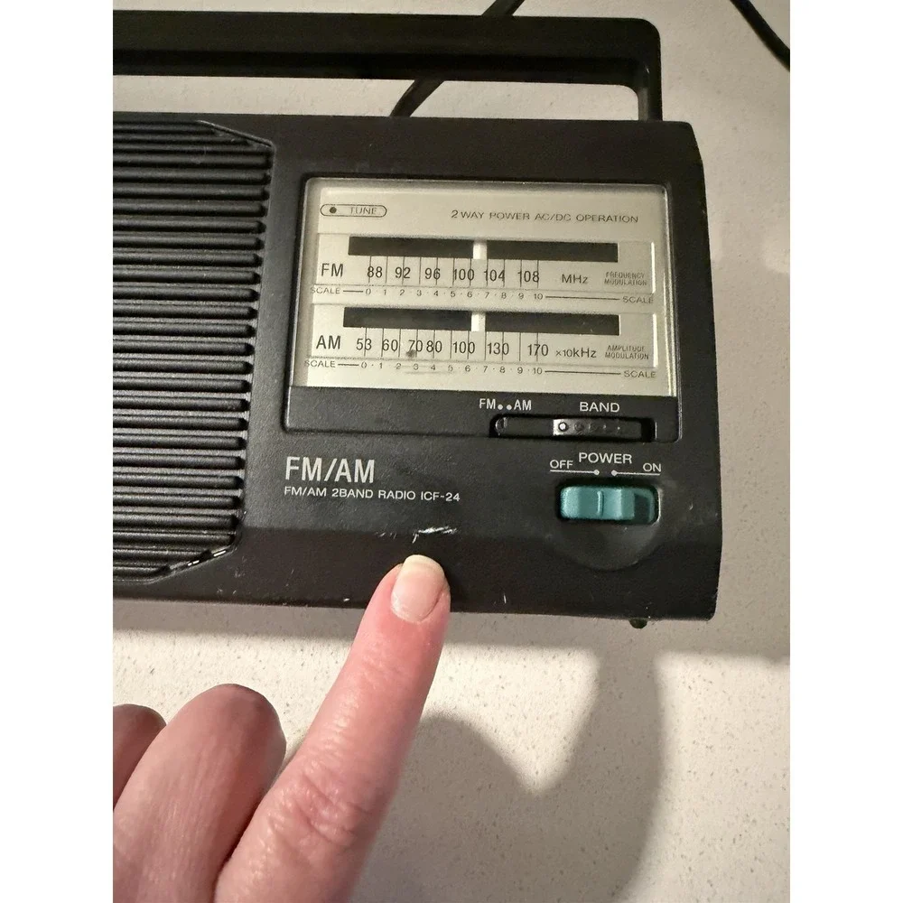 Sony ICF-24 Portable AM/FM Radio AC/DC Battery Powered Analog Tuner (Tested)